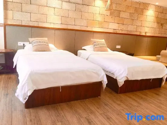 Standard room with courtyard view