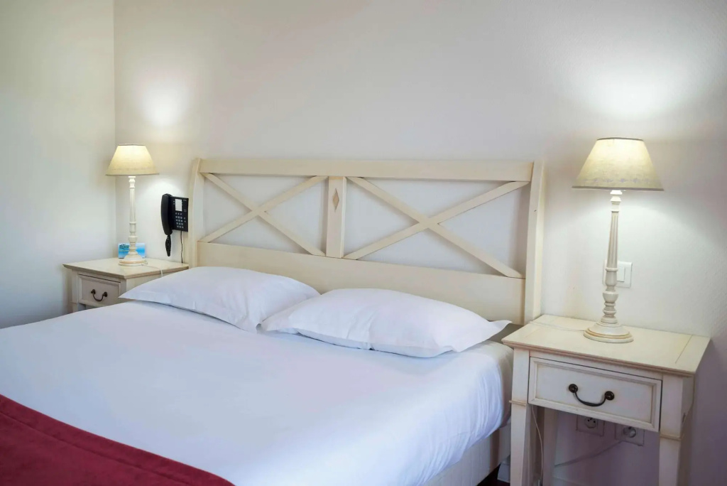 Brit Hotel Du Perche - Général