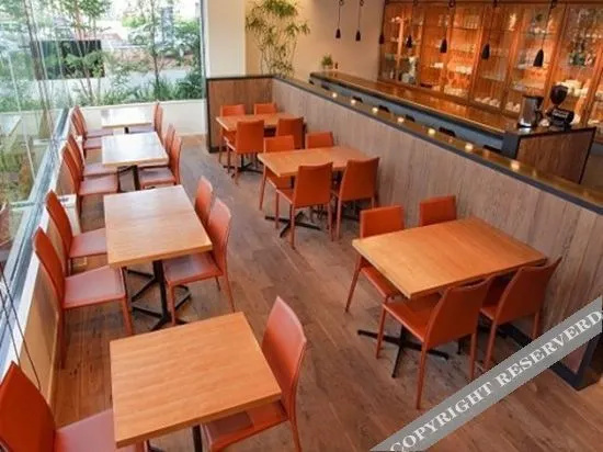 Food & Beverage