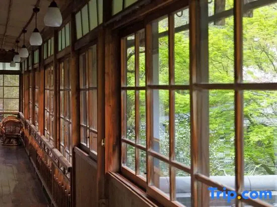 140 Year-Old Mountain Village Inn Orihashi Hotel