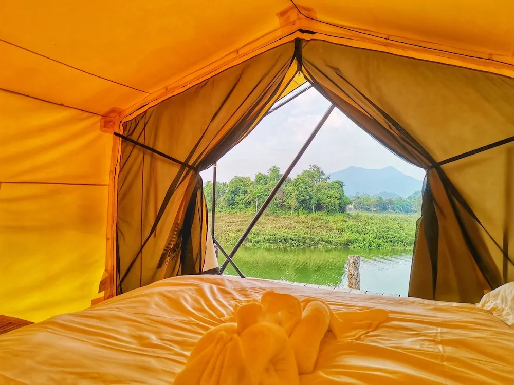 Sunset Nam Ngum tented resort