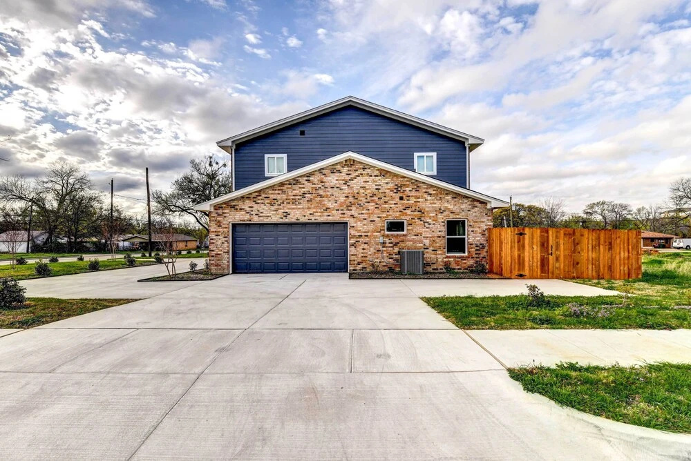 Arlington Home w/ Yard: 2 Mi to At&t Stadium!