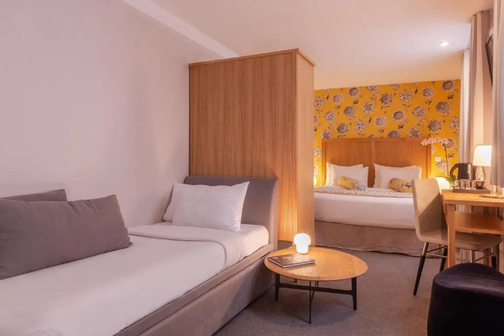 Standard Triple room