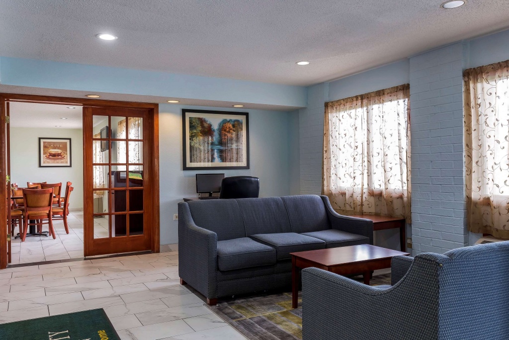 Quality Inn Sycamore - DeKalb — 3
