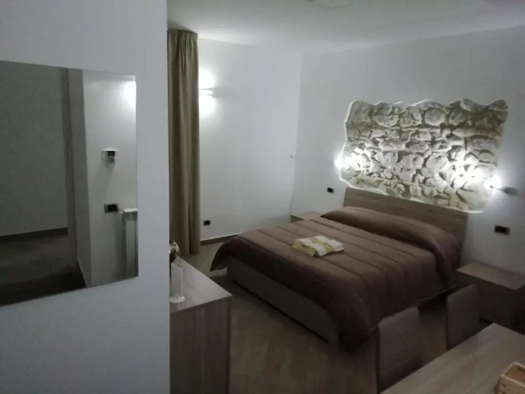Standard Double room with balcony (full double bed)