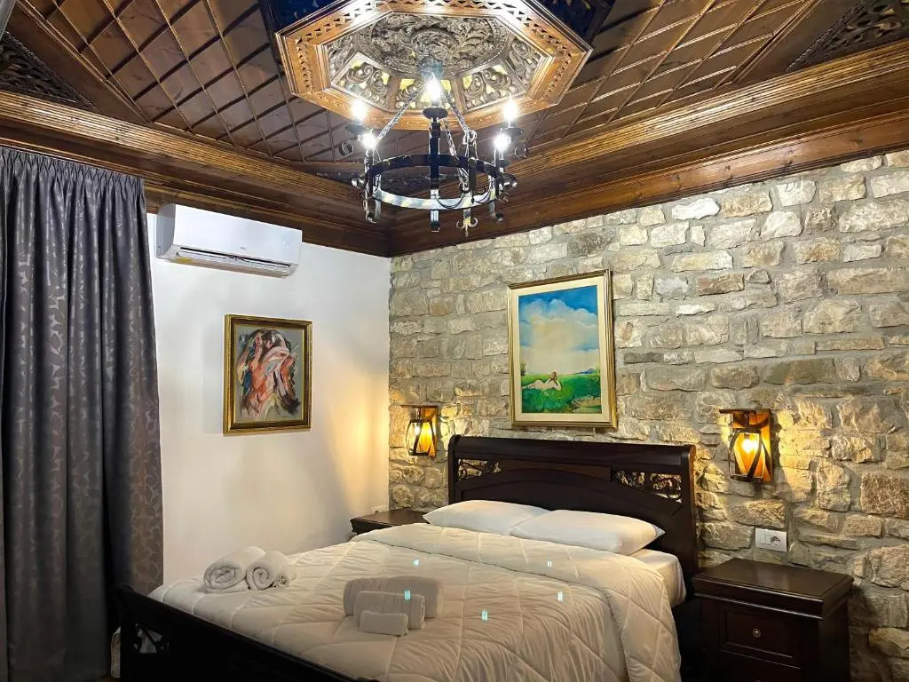 Standard Family room with mountain view