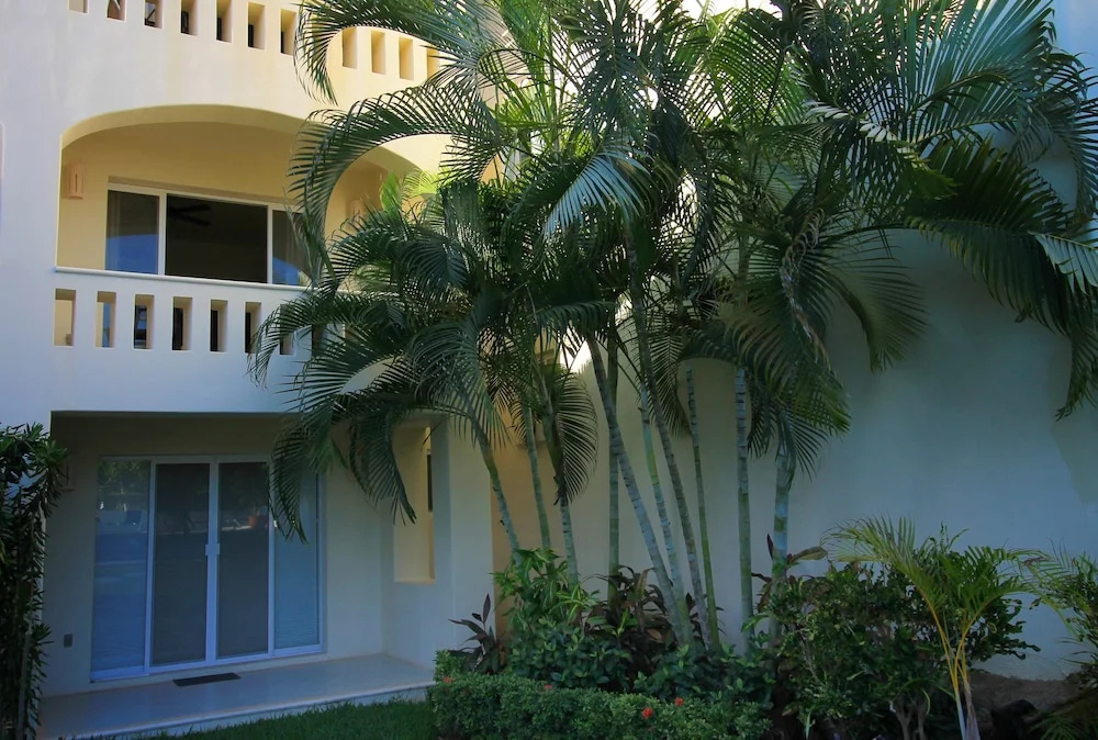 Luna Maya? Beautiful 2BR Beach Condo By Select