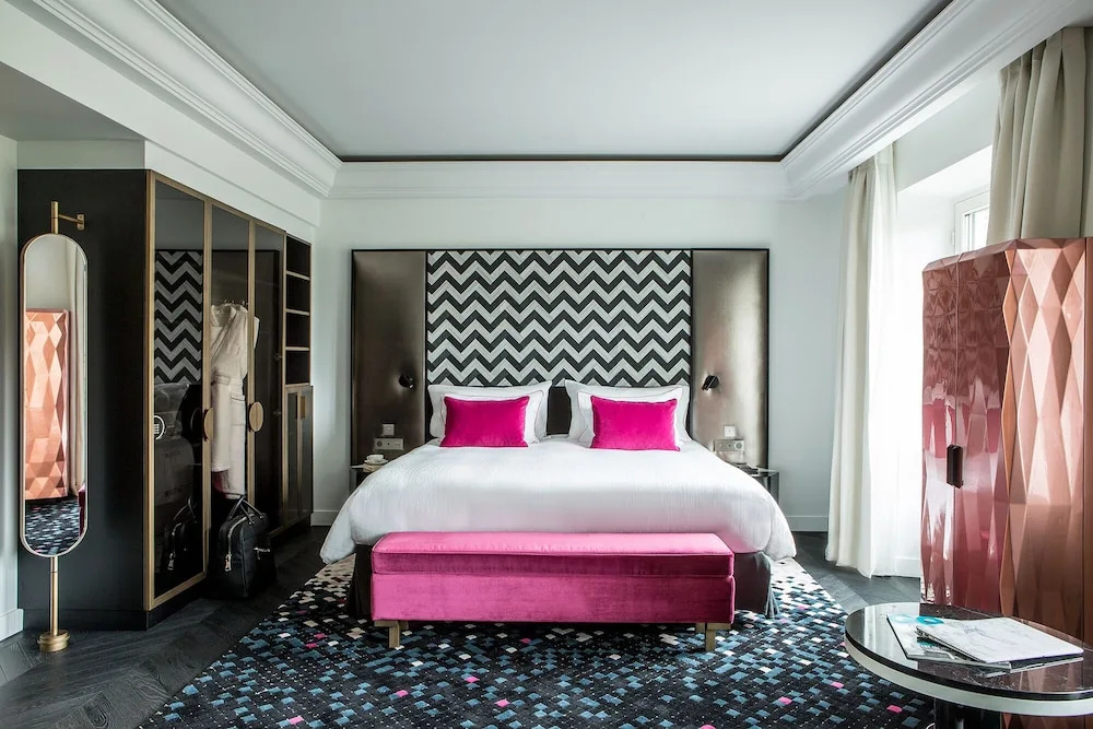 Deluxe Double room (full double bed)