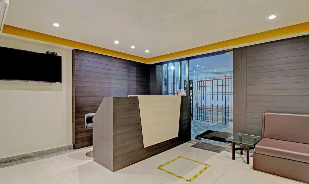 Lobby & Reception