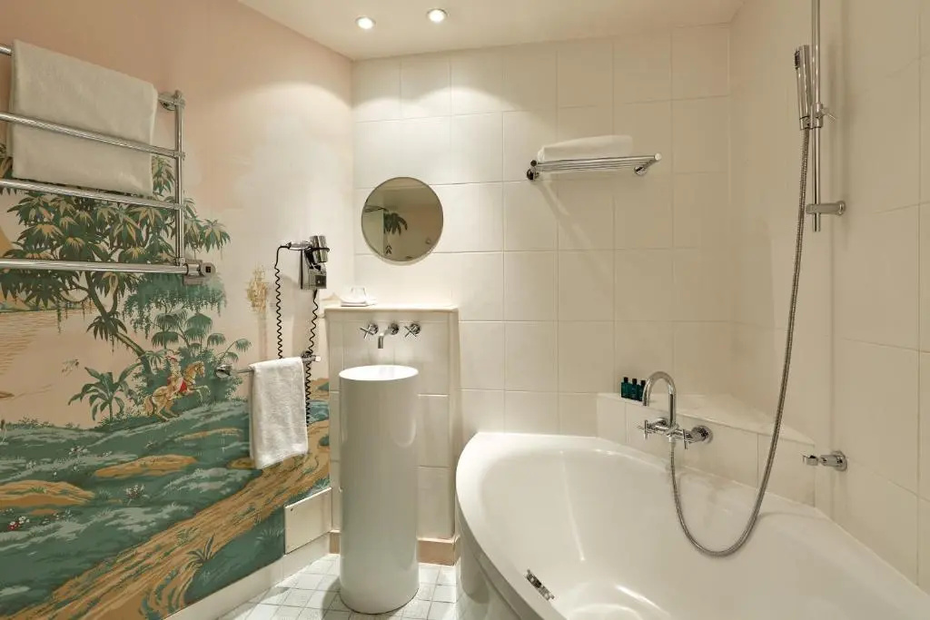 Hôtel du Petit Moulin, Haute Couture hotel by Lacroix 73