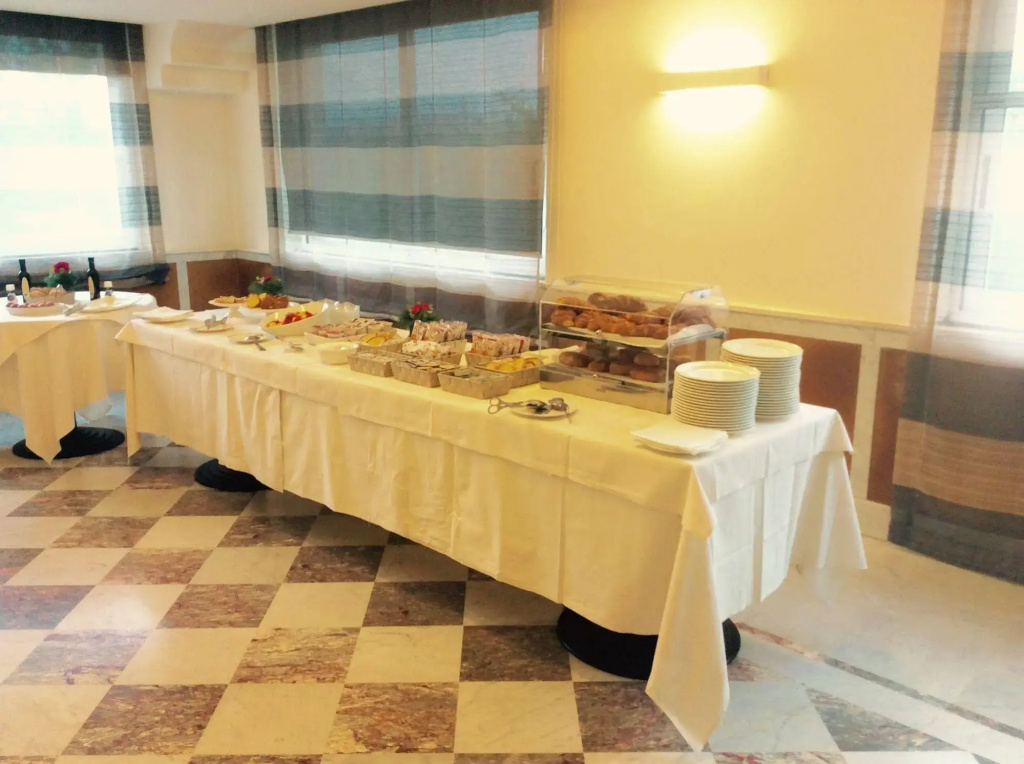 Hotel photo 12