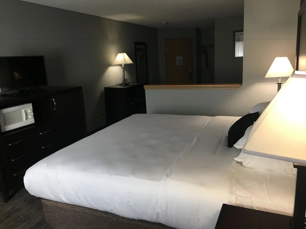 Double Suite (full double bed)