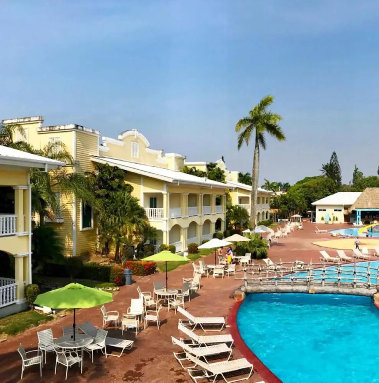 Standard Quadruple room with view