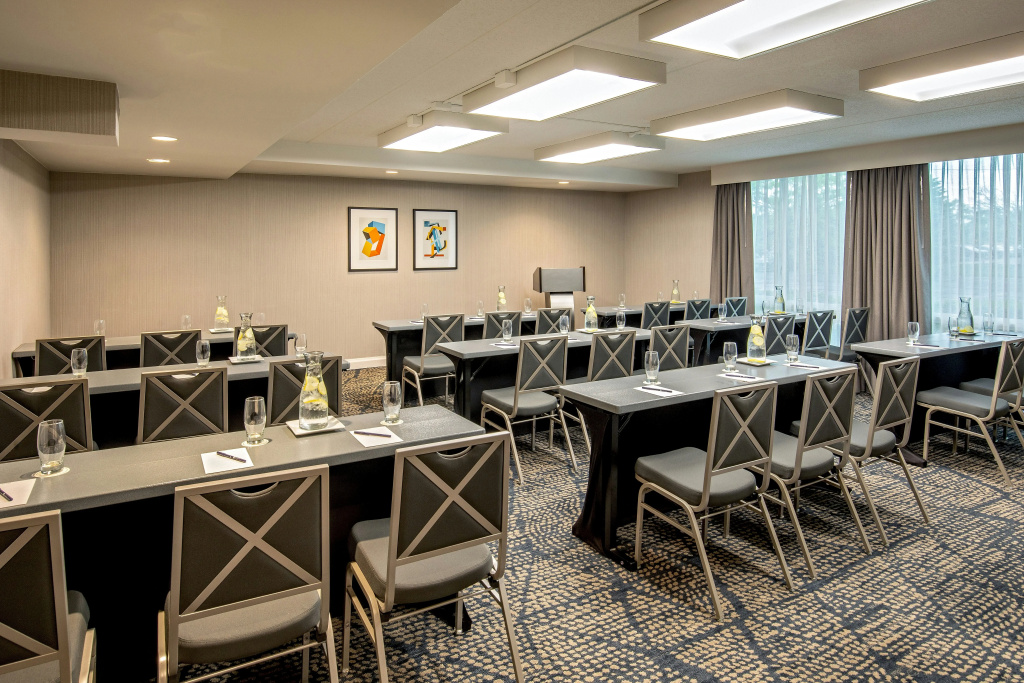 DoubleTree by Hilton Chicago - North Shore Conference Center - Général