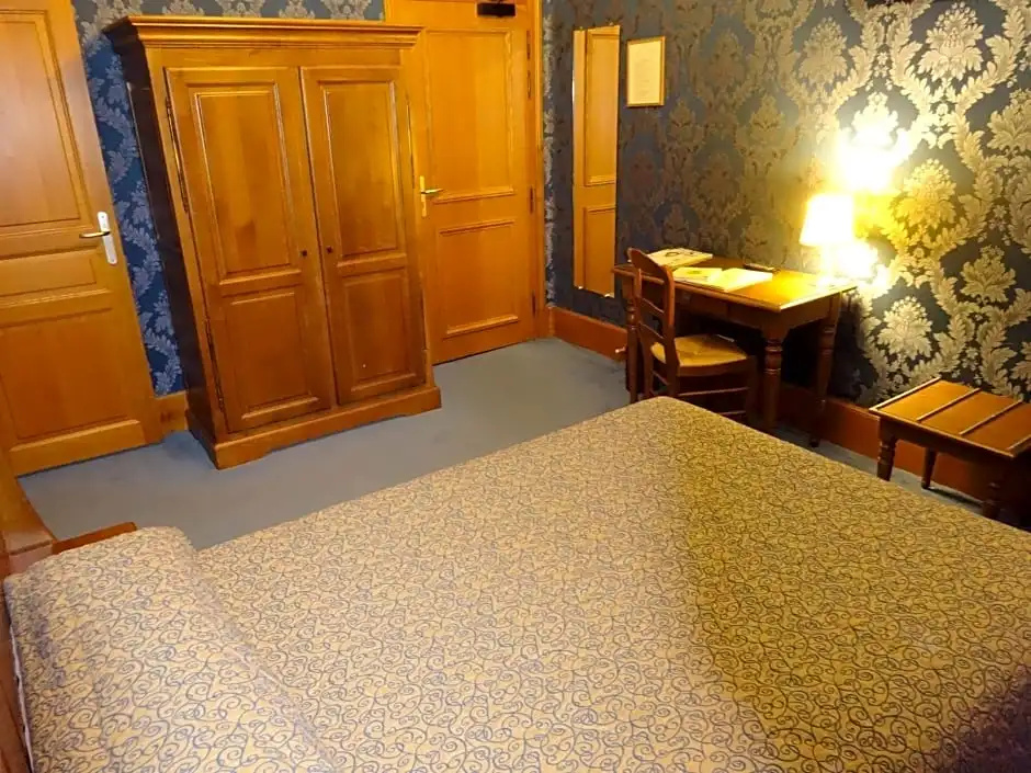Logis Hôtel De La Cloche - Chambres