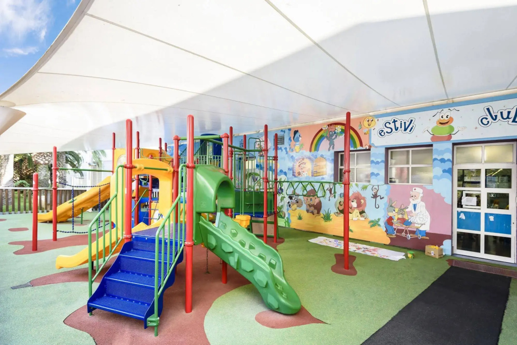 Apartamentos Estival Park — La Pineda, Catalonia