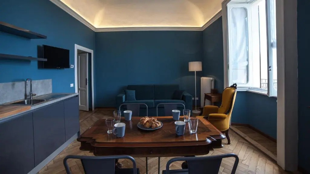 Apartment with lake view