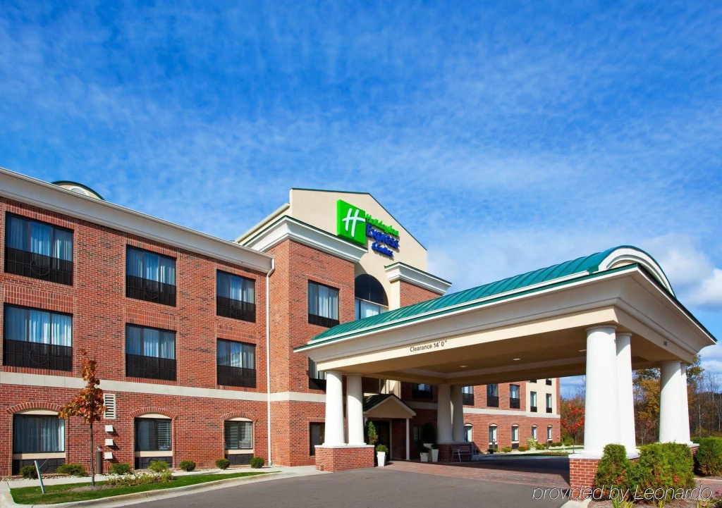 Holiday Inn Express Hotel & Suites Grand Blanc by IHG