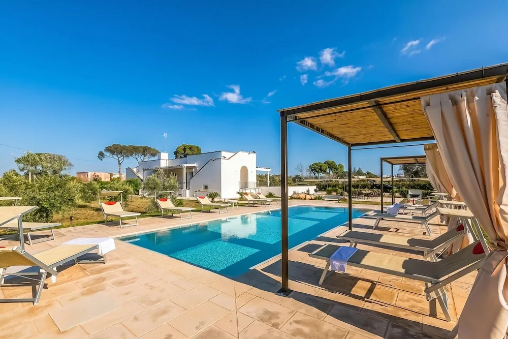 Villa Elysium With Pool And Garden