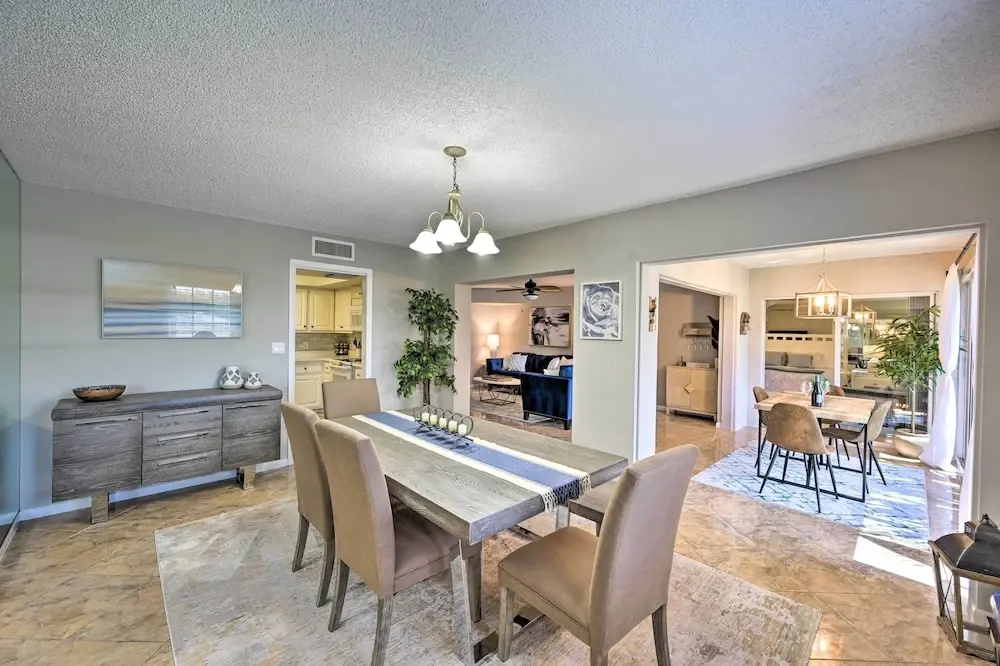Naples Condo w/ Enclosed Balcony & Lake Views!