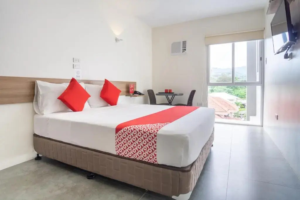 Deluxe Double room (full double bed)
