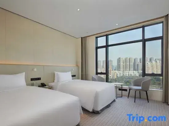 Double Family Suite with lake view (full double bed)