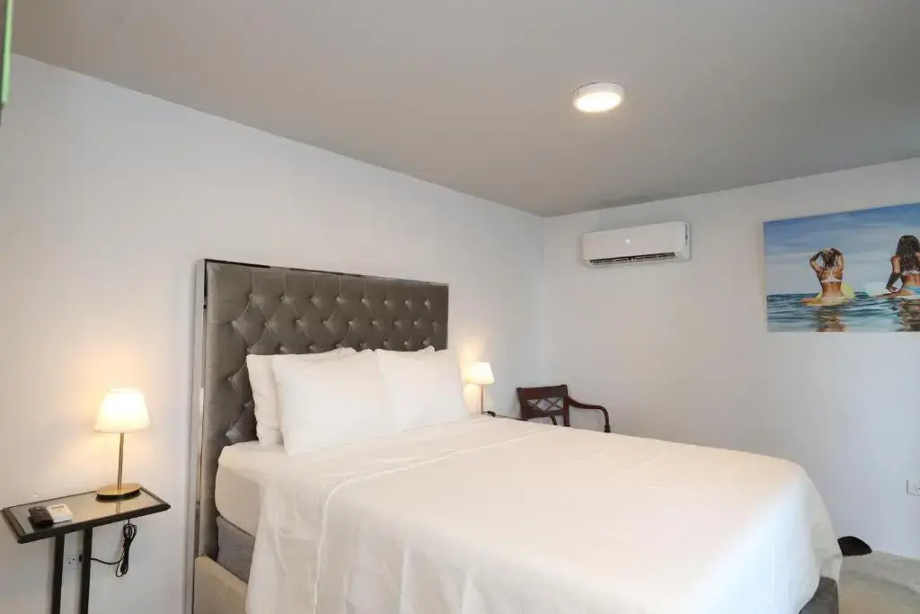 Standard Double room with pool view (full double bed)