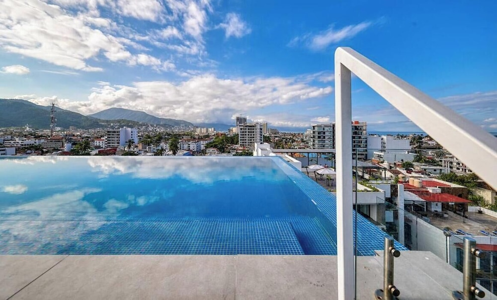 Amazing 1BR - Rooftop Pool in Versalles