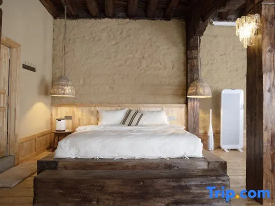 Standard Double room with view (full double bed)