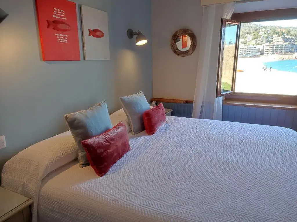 Standard Double room with sea view (full double bed)