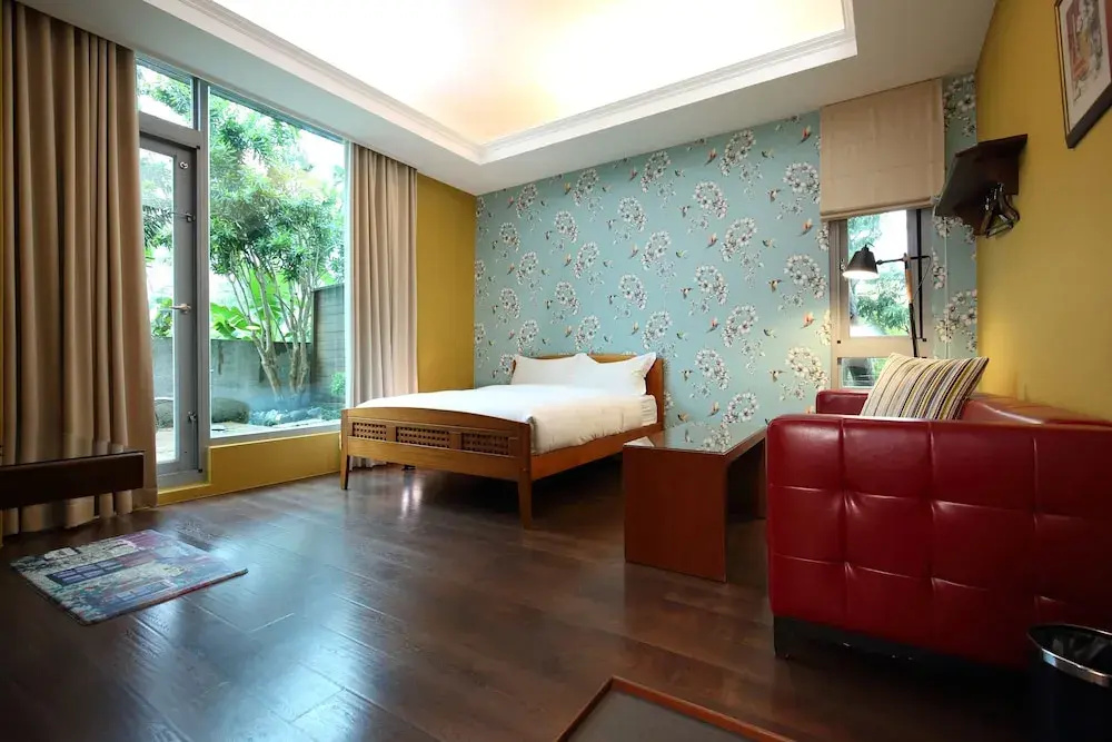Deluxe Double room with balcony (full double bed)