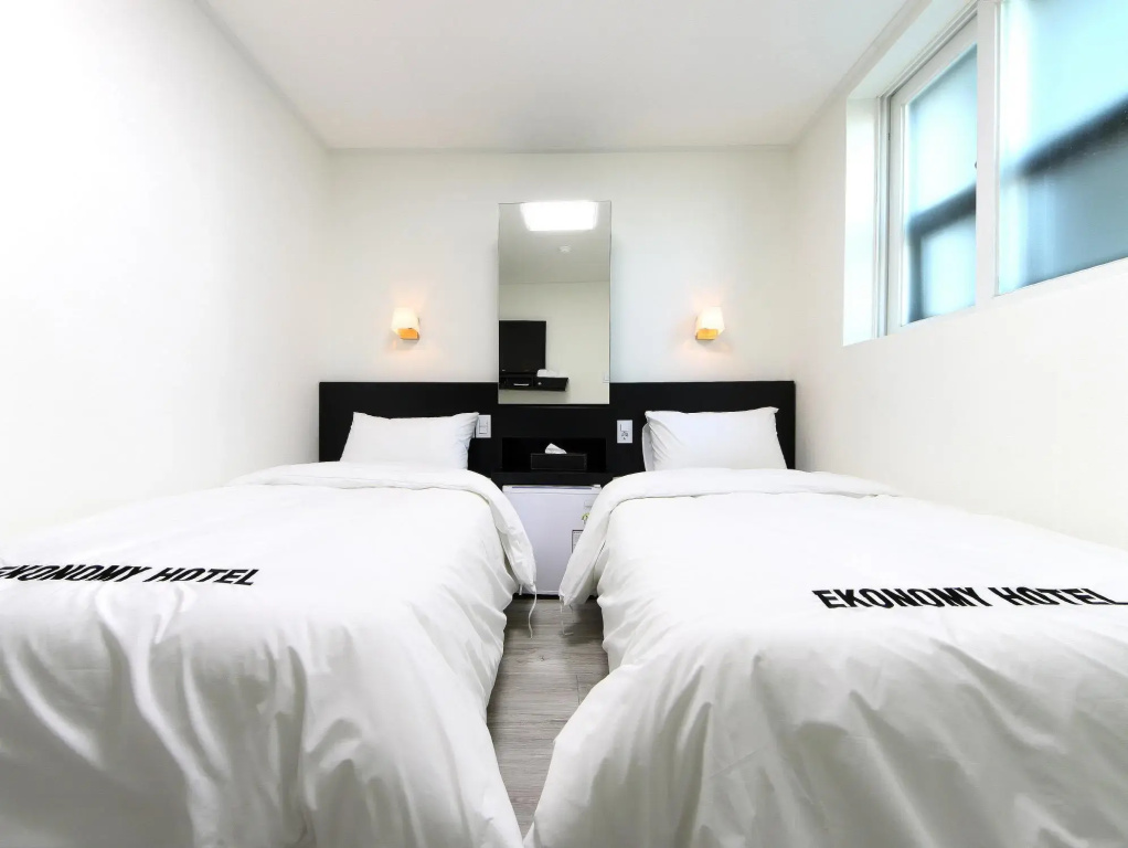 Standard Double room (twin beds)
