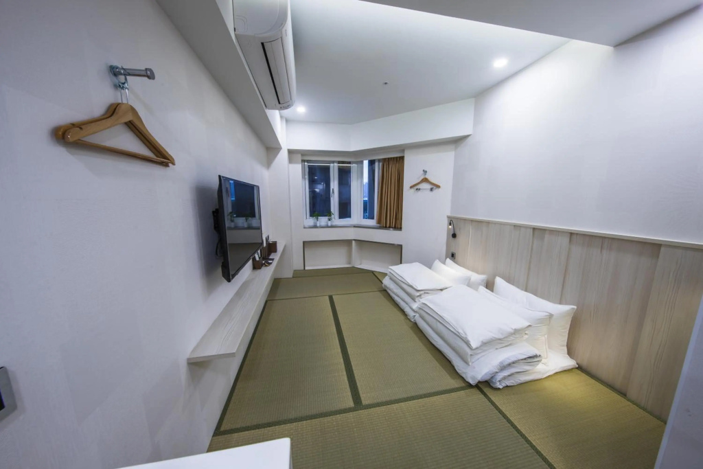 APause Inn — 2