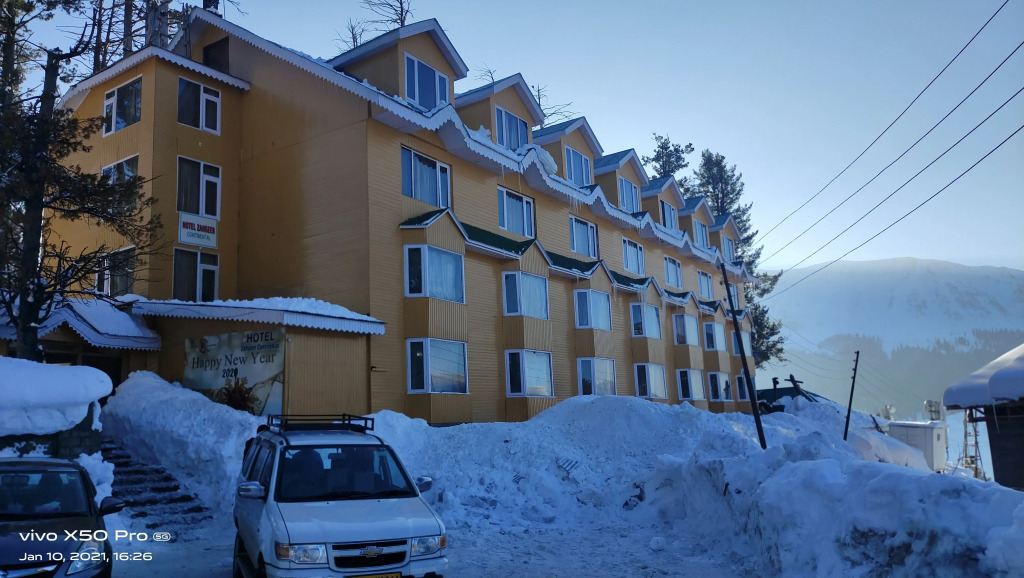 Hotel Zahgeer Continental Gulmarg