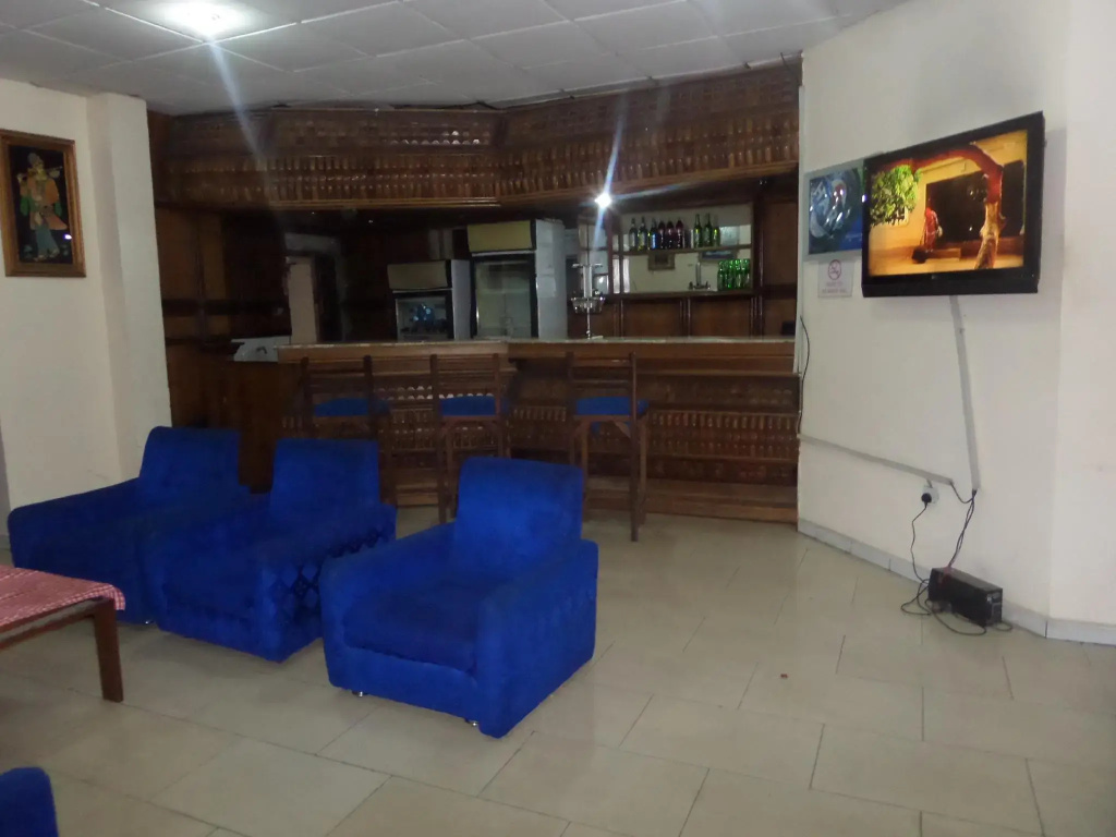 Lobby & Reception