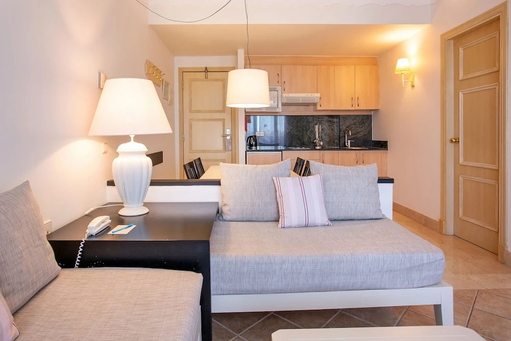 Suite with balcony and with garden view