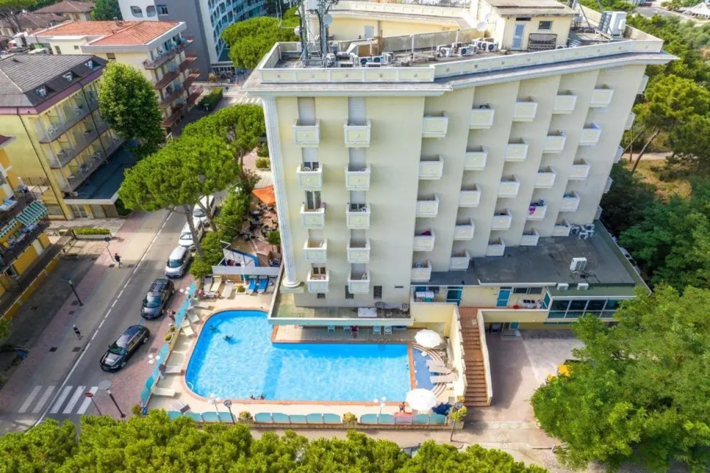 Hotel photo 12