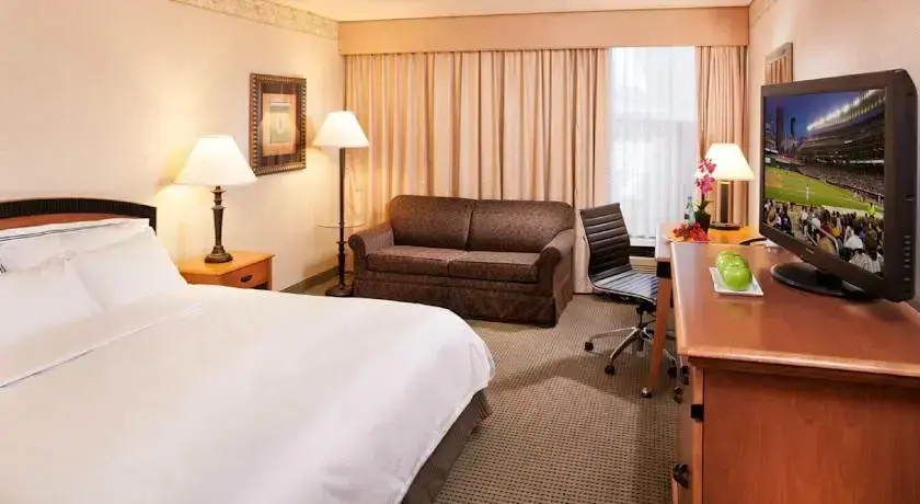 Radisson Hotel Minneapolis St. Paul North