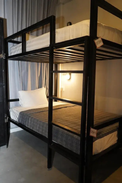 Bed in Dorm with balcony