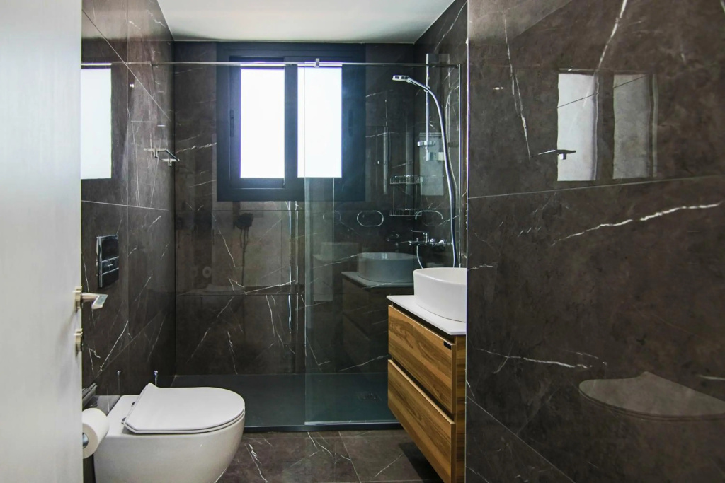 Phaedrus Living: Sea View Anna Residence 201