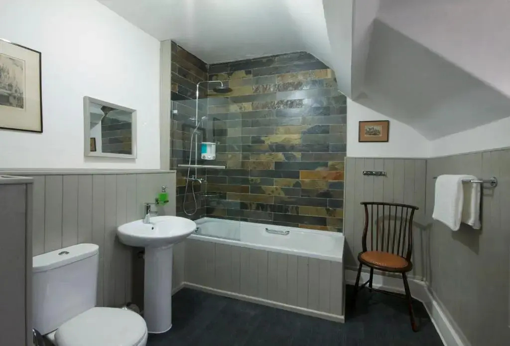 Economy room