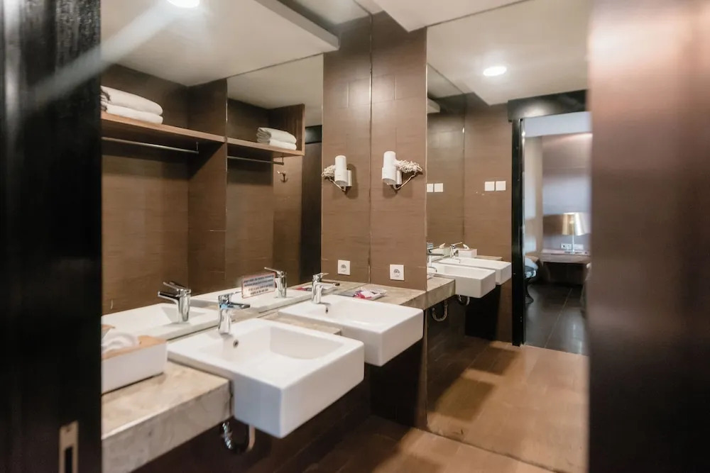 Amaroossa Suite