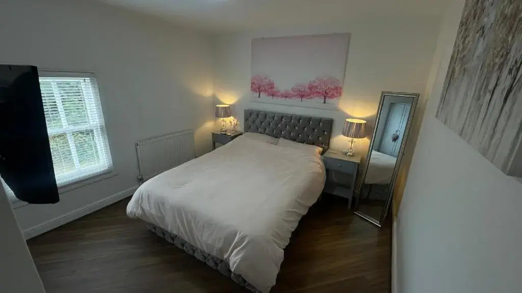 4 Bedrooms Cottage