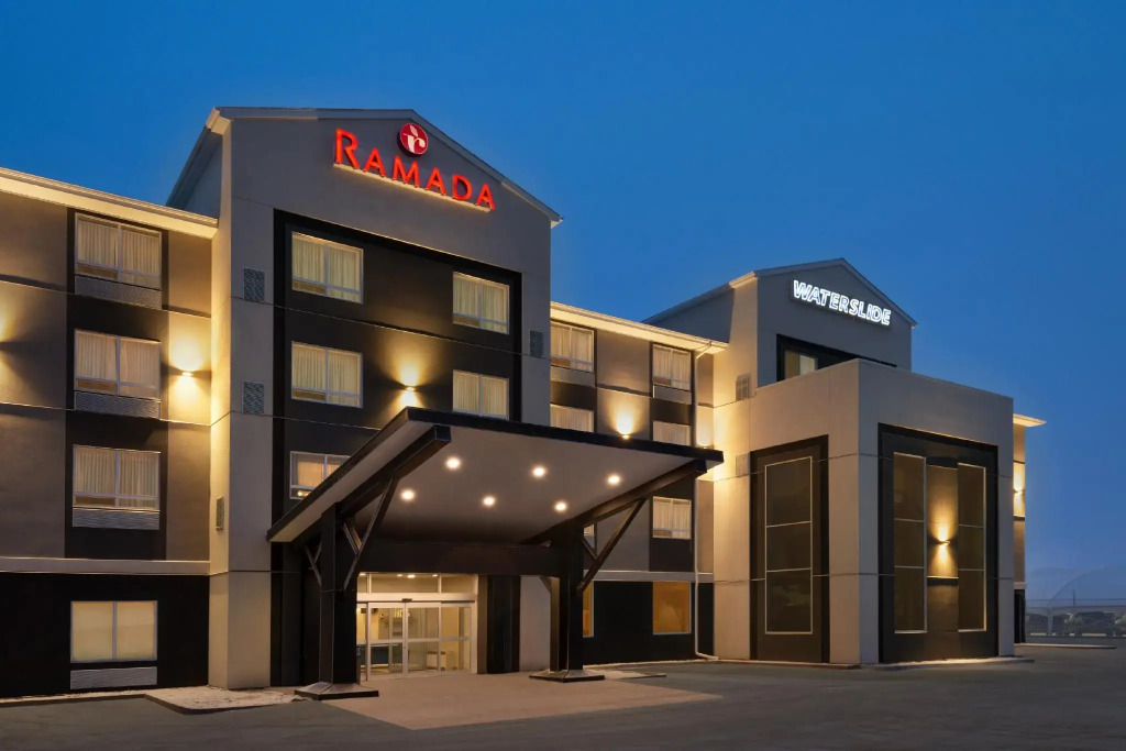 Ramada By Wyndham Airdrie Hotel And Suites