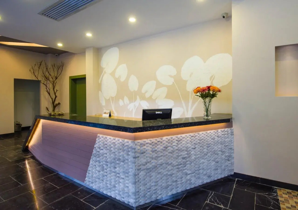 Lobby & Reception
