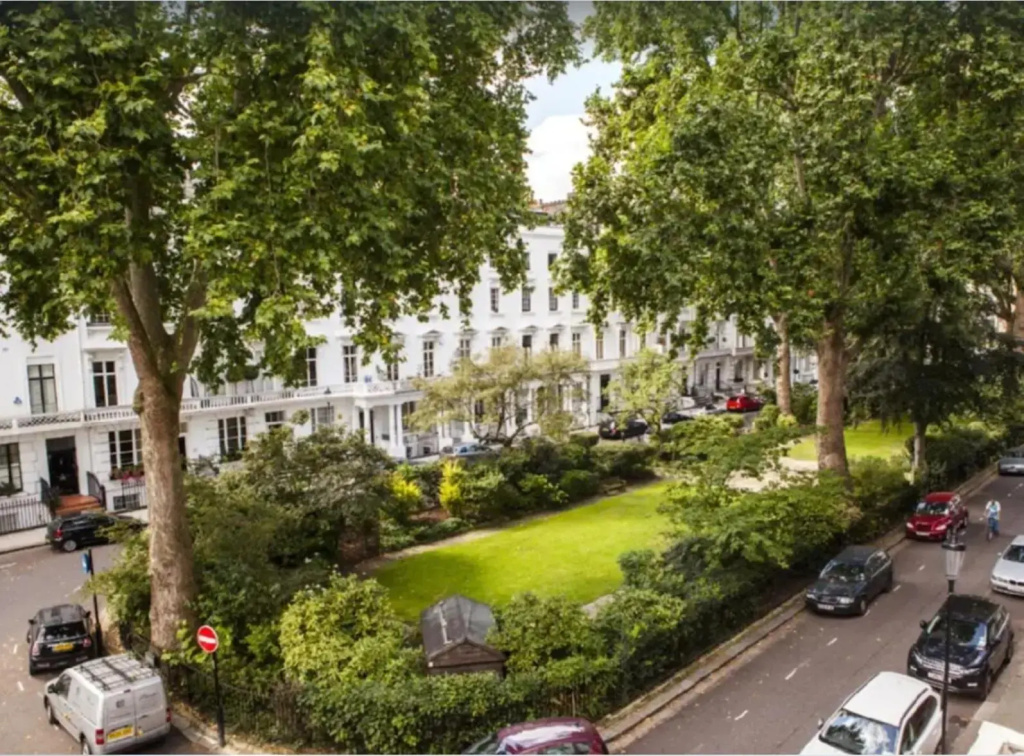 CHARACTERFUL KNIGHTSBRIDGE / CENTRAL LONDON 3 BEDROOMS-2Baths APARTMENT