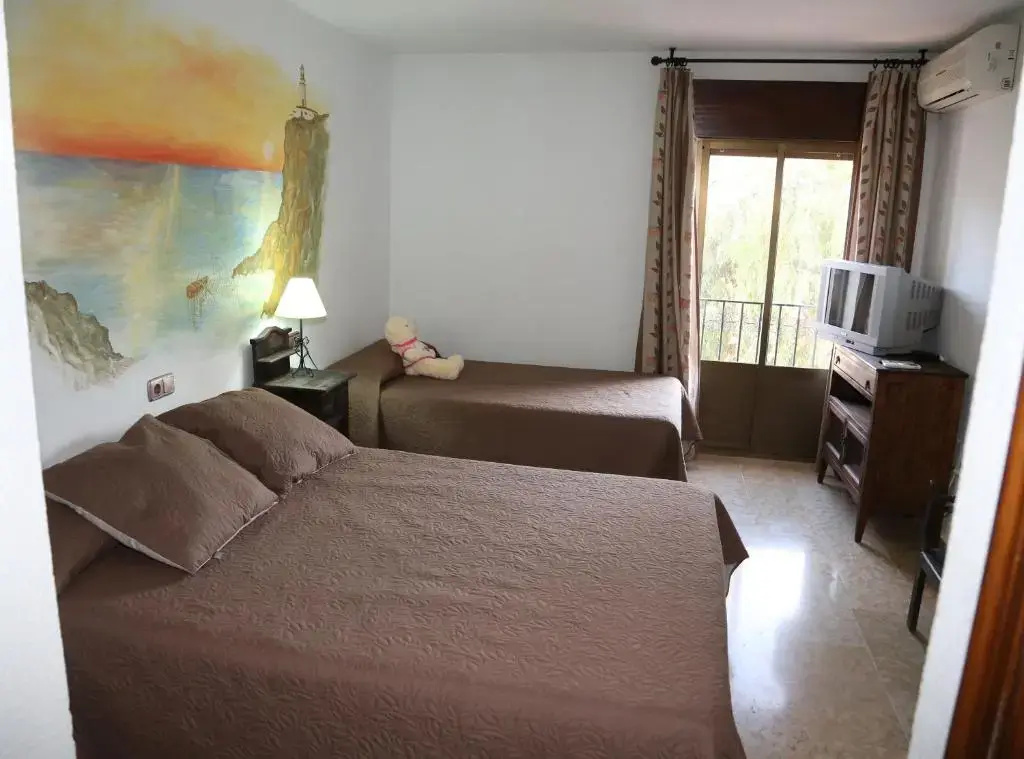 Standard Triple room