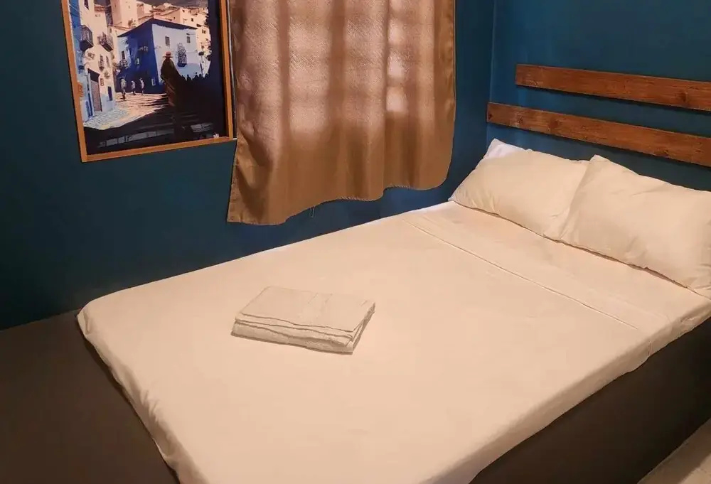 Economy room