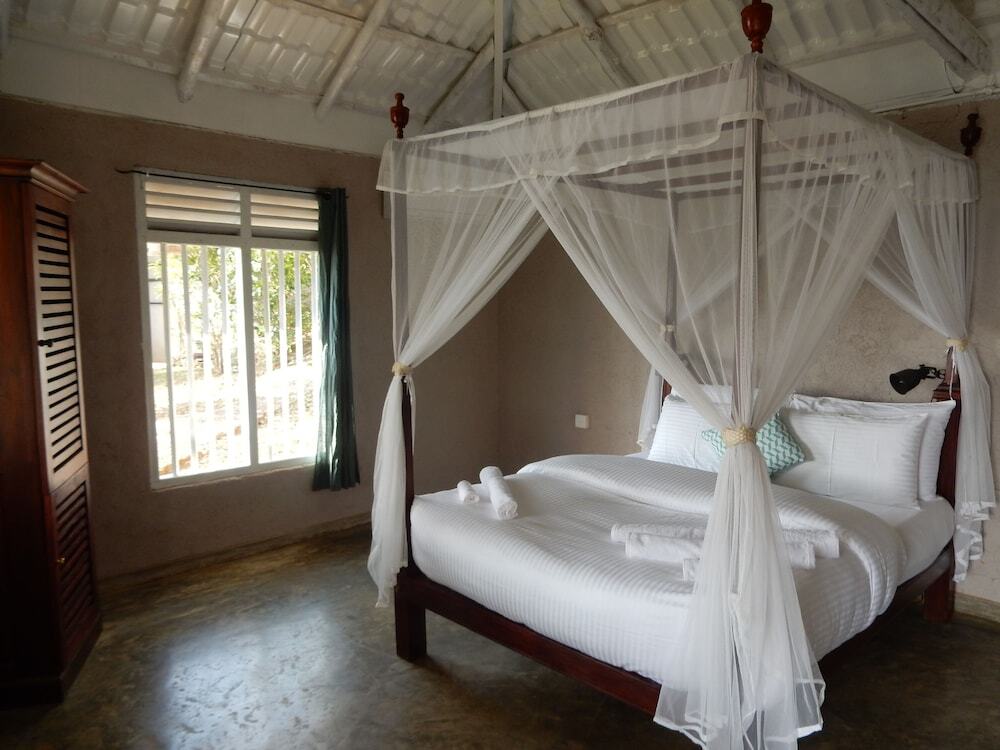 Kadolana Eco Village