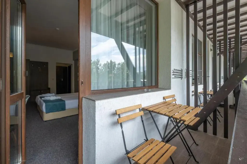 Balcony & Terrace